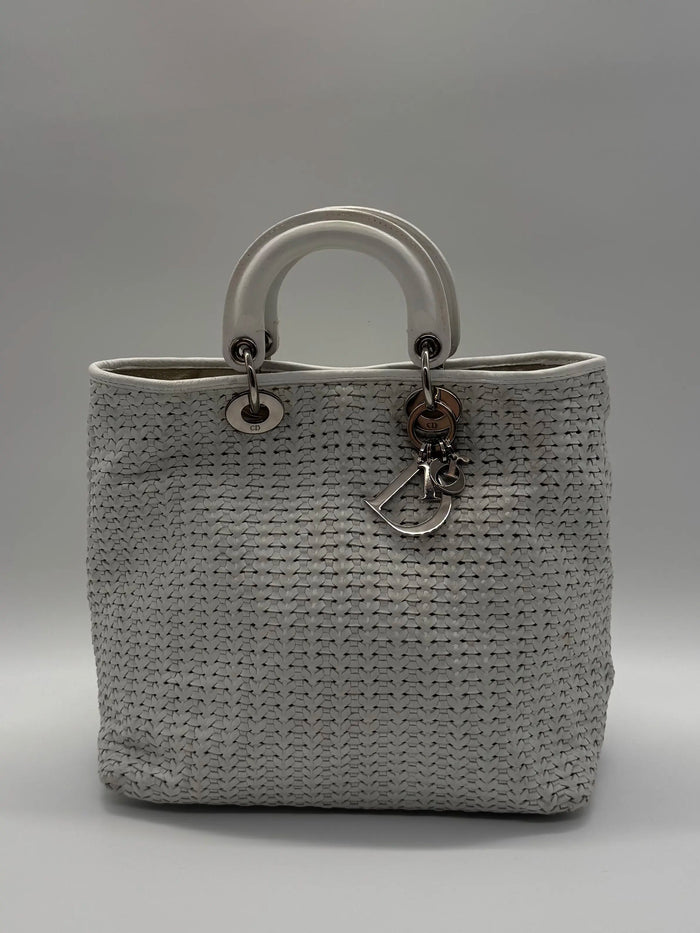 Sac à main Lady Dior en cuir tressé blanc
