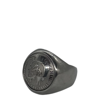 Bague chevalière Diesel Only The Brave, vue de trois quarts