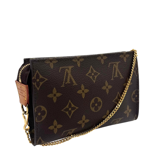 Pochette accessoires en toile Monogram avec chaîne, vue de trois quarts